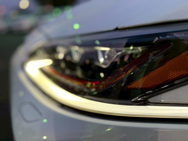 ＥＳ ＥＳ３００ｈ　Ｆスポーツ　ＴＥＤエアロ　ＴＤＲマフラー　トランクスポイラー　サンルーフ　マークレビンソン　デジタルインナーミラー　赤革シート（19枚目）