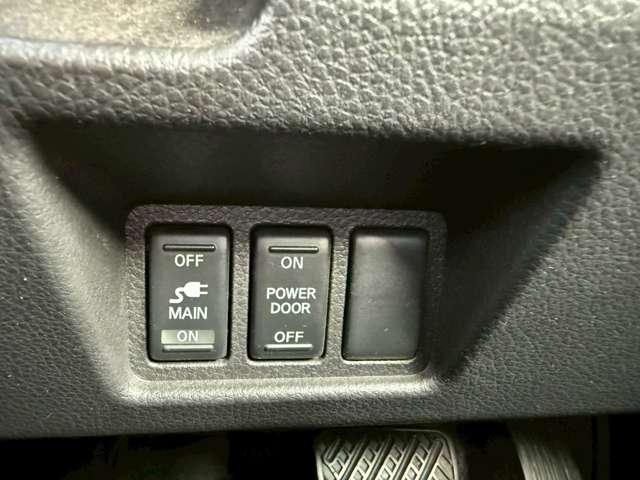 セレナ ハイウェイスター　４ＷＤ／後席モニタ／全周囲カメラ／クルコン／ドラレコ（18枚目）