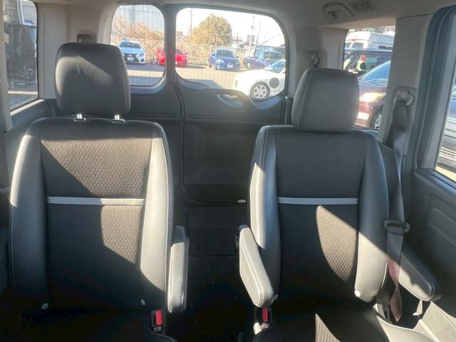 ステップワゴンスパーダ ｅ：ＨＥＶスパーダ　Ｇ・ＥＸ　ホンダセンシング　ＢＬＵＥＴＯＯＴＨ　ＤＶＤ視聴可　オートライト　エアバック　地デジ　電動格納ミラー　クルコン　スマキー　ＬＥＤランプ　禁煙　ＵＳＢ接続　リアエアコン　アイドリングストップ　シ－トヒ－タ－　Ｂモニ（18枚目）