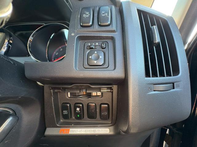 デリカD:5 G プレミアム 両側パワスラ/バックカメラ/クルコン/社外AW/ビルトインETC(28枚目)