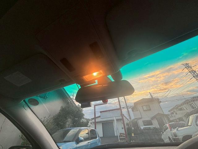 ５シリーズ ５３０ｉ　特別仕様車　ナビ　パワーシート　ＨＩＤライト　エアコン　パワーステアリング　パワーウィンドウ　運転席エアバッグ　助手席エアバッグ（26枚目）