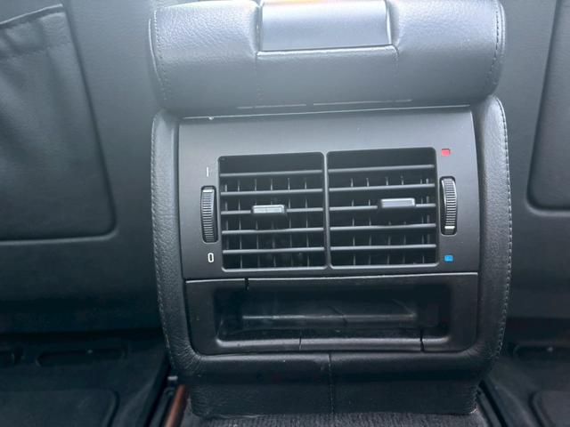 ５シリーズ ５３０ｉ　特別仕様車　ナビ　パワーシート　ＨＩＤライト　エアコン　パワーステアリング　パワーウィンドウ　運転席エアバッグ　助手席エアバッグ（31枚目）