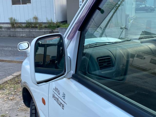ジムニー ランドベンチャー　４ＷＤ　エアコン　パワーウィンドウ　パワーステアリング　運転席エアバッグ　助手席エアバッグ　衝突安全ボディ　キーレスエントリー（7枚目）