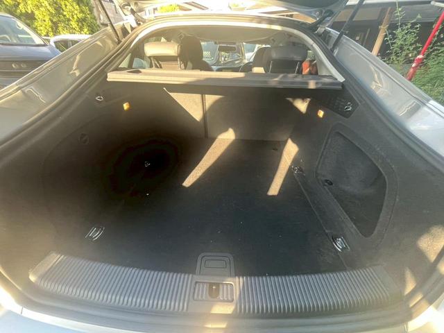 “いい車が、いいお店にあった”――そう思っていただけるように、１台１台真心込めてご用意しております。