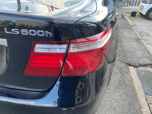 ＬＳ ＬＳ６００ｈ　Ｉパッケージ　３眼ＬＥＤ　サンルーフ　２０インチＡＷ　本革シート　バックカメラ　シートエアコン　キーレスエントリー　スマートキー　盗難防止システム（9枚目）