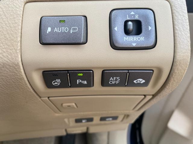 ＬＳ ＬＳ６００ｈ　Ｉパッケージ　３眼ＬＥＤ　サンルーフ　２０インチＡＷ　本革シート　バックカメラ　シートエアコン　キーレスエントリー　スマートキー　盗難防止システム（19枚目）