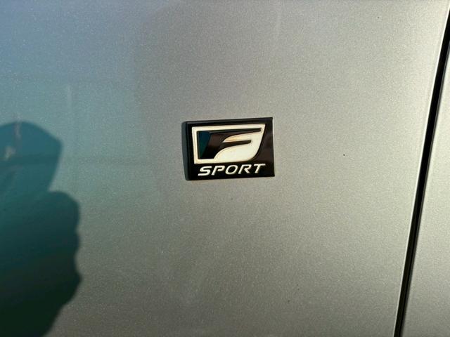 ＬＳ ＬＳ６００ｈ　Ｆスポーツ　サンルーフ　赤革シート　エアサス　フルエアロ　ハイブリッドバッテリー交換済み　エンジンスターター　カードキー　４ＷＤ　　ＥＴＣ　　１９ＡＷ　　バックモニター　Ｂｌｕｅｔｏｏｔｈ　　パワーシート（9枚目）