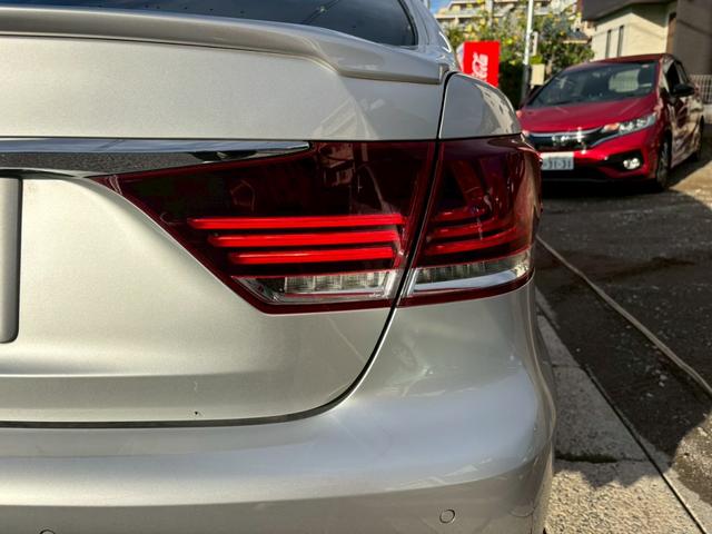 ＬＳ ＬＳ６００ｈ　Ｆスポーツ　サンルーフ　赤革シート　エアサス　フルエアロ　ハイブリッドバッテリー交換済み　エンジンスターター　カードキー　４ＷＤ　　ＥＴＣ　　１９ＡＷ　　バックモニター　Ｂｌｕｅｔｏｏｔｈ　　パワーシート（10枚目）