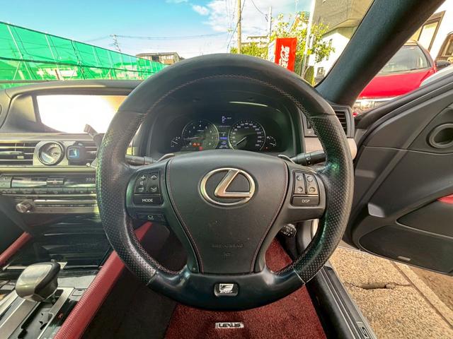 ＬＳ ＬＳ６００ｈ　Ｆスポーツ　サンルーフ　赤革シート　エアサス　フルエアロ　ハイブリッドバッテリー交換済み　エンジンスターター　カードキー　４ＷＤ　　ＥＴＣ　　１９ＡＷ　　バックモニター　Ｂｌｕｅｔｏｏｔｈ　　パワーシート（20枚目）