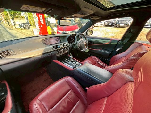 ＬＳ ＬＳ６００ｈ　Ｆスポーツ　サンルーフ　赤革シート　エアサス　フルエアロ　ハイブリッドバッテリー交換済み　エンジンスターター　カードキー　４ＷＤ　　ＥＴＣ　　１９ＡＷ　　バックモニター　Ｂｌｕｅｔｏｏｔｈ　　パワーシート（32枚目）