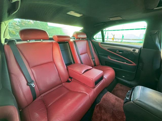 ＬＳ ＬＳ６００ｈ　Ｆスポーツ　サンルーフ　赤革シート　エアサス　フルエアロ　ハイブリッドバッテリー交換済み　エンジンスターター　カードキー　４ＷＤ　　ＥＴＣ　　１９ＡＷ　　バックモニター　Ｂｌｕｅｔｏｏｔｈ　　パワーシート（41枚目）