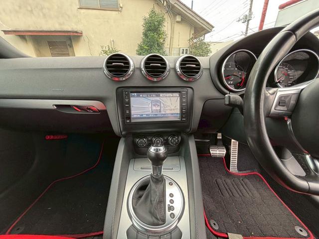 ＴＴクーペ ２．０ＴＦＳＩ　エアロスポーツ　後期仕様　リアスポイラー　ドライブレコーダー　盗難防止システム　運転席・助手席エアバッグ　パワーステアリング　パワーウィンドウ（17枚目）