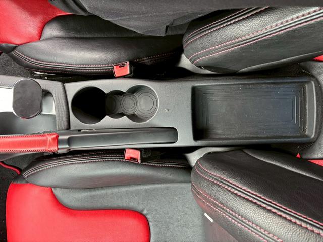 ＴＴクーペ ２．０ＴＦＳＩ　エアロスポーツ　後期仕様　リアスポイラー　ドライブレコーダー　盗難防止システム　運転席・助手席エアバッグ　パワーステアリング　パワーウィンドウ（31枚目）