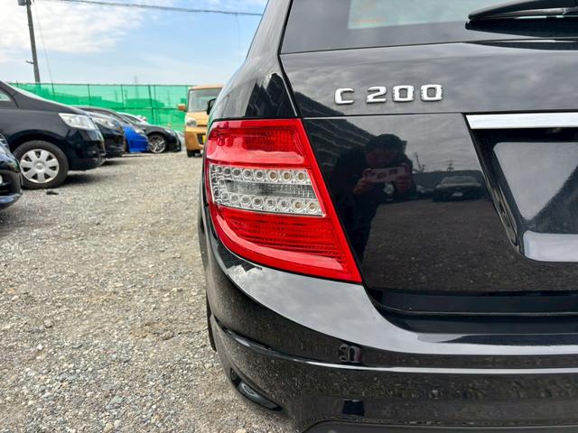 Cクラスステーションワゴン C200CGIブルーエフィシェンシWアバンG ワンオーナー車 ETC サンルーフ ルーフレール レザーシート パワーシート バックモニター 盗難防止装置 パワーウィンドウ パワーステアリング 運転席・助手席・サイドエアバッグ(6枚目)