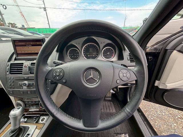 Cクラスステーションワゴン C200CGIブルーエフィシェンシWアバンG ワンオーナー車 ETC サンルーフ ルーフレール レザーシート パワーシート バックモニター 盗難防止装置 パワーウィンドウ パワーステアリング 運転席・助手席・サイドエアバッグ(13枚目)