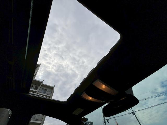 Cクラスステーションワゴン C200CGIブルーエフィシェンシWアバンG ワンオーナー車 ETC サンルーフ ルーフレール レザーシート パワーシート バックモニター 盗難防止装置 パワーウィンドウ パワーステアリング 運転席・助手席・サイドエアバッグ(16枚目)