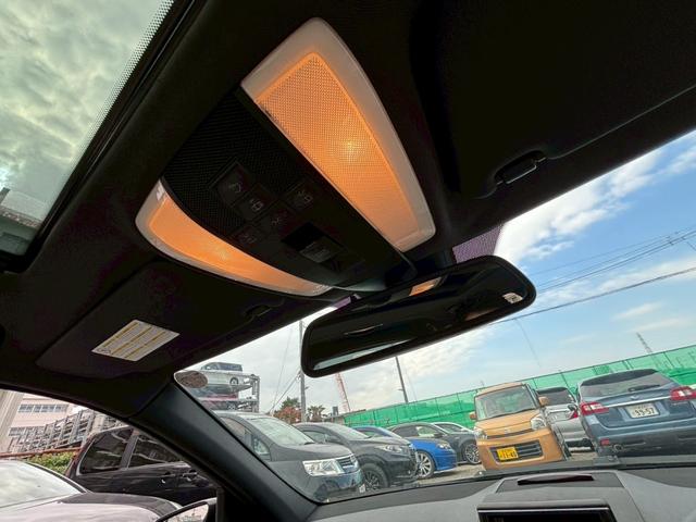 Cクラスステーションワゴン C200CGIブルーエフィシェンシWアバンG ワンオーナー車 ETC サンルーフ ルーフレール レザーシート パワーシート バックモニター 盗難防止装置 パワーウィンドウ パワーステアリング 運転席・助手席・サイドエアバッグ(19枚目)