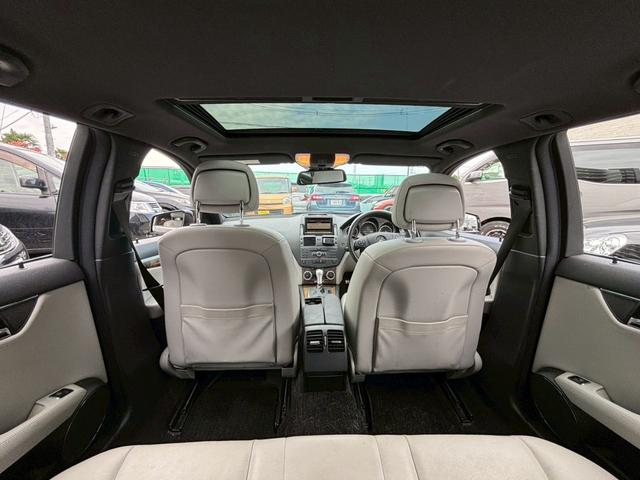 Cクラスステーションワゴン C200CGIブルーエフィシェンシWアバンG ワンオーナー車 ETC サンルーフ ルーフレール レザーシート パワーシート バックモニター 盗難防止装置 パワーウィンドウ パワーステアリング 運転席・助手席・サイドエアバッグ(33枚目)