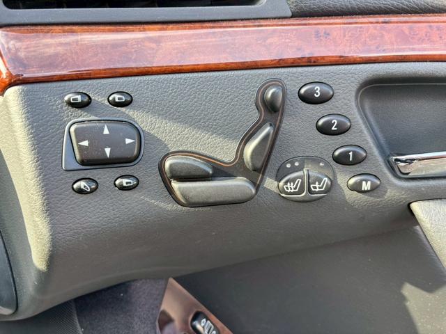 Sクラス S320 S500仕様 サンルーフ パワーシート レザーシート パワーステアリング パワーウィンドウ 運転席・助手席・サイドエアバッグ(28枚目)