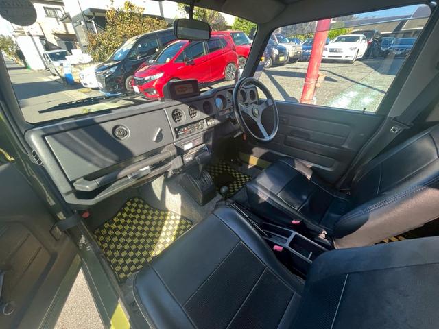 ジムニー ランドベンチャー　特別仕様車　社外品足回り・マフラー　パートタイム４ＷＤ　ツートン　エアコン　インタークーラーターボ　フロア３ＡＴ　ユーザー買取車（11枚目）