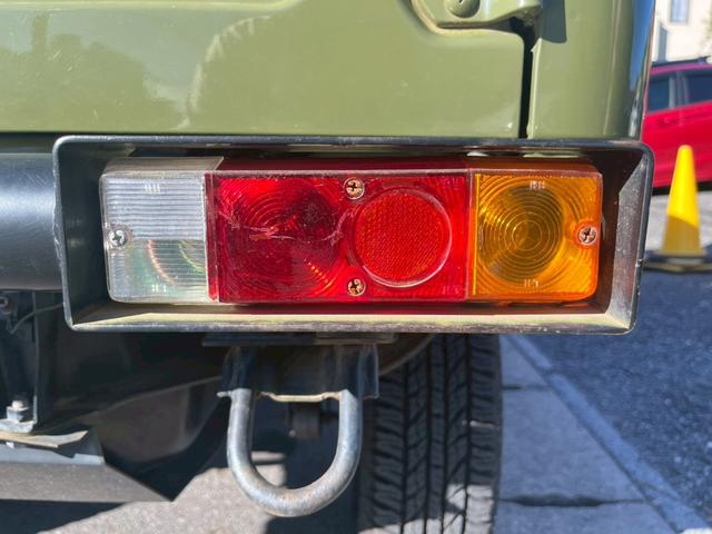 ジムニー ランドベンチャー　特別仕様車　社外品足回り・マフラー　パートタイム４ＷＤ　ツートン　エアコン　インタークーラーターボ　フロア３ＡＴ　ユーザー買取車（13枚目）