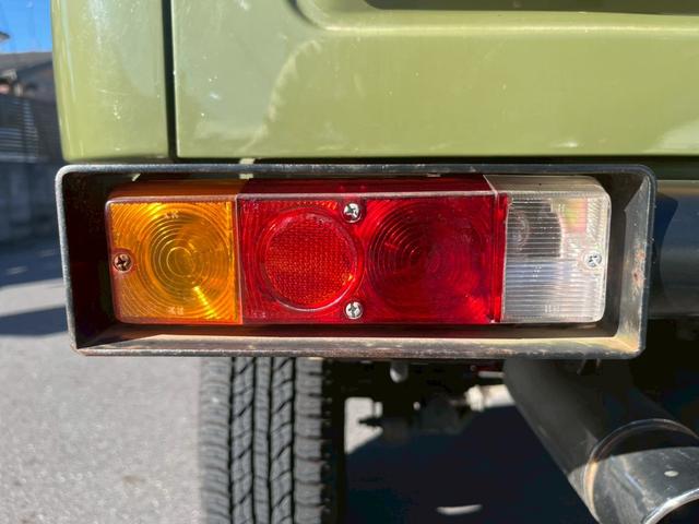 ジムニー ランドベンチャー　特別仕様車　社外品足回り・マフラー　パートタイム４ＷＤ　ツートン　エアコン　インタークーラーターボ　フロア３ＡＴ　ユーザー買取車（19枚目）