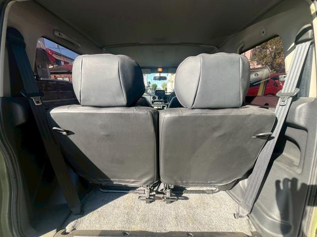 ジムニー ランドベンチャー　特別仕様車　社外品足回り・マフラー　パートタイム４ＷＤ　ツートン　エアコン　インタークーラーターボ　フロア３ＡＴ　ユーザー買取車（23枚目）