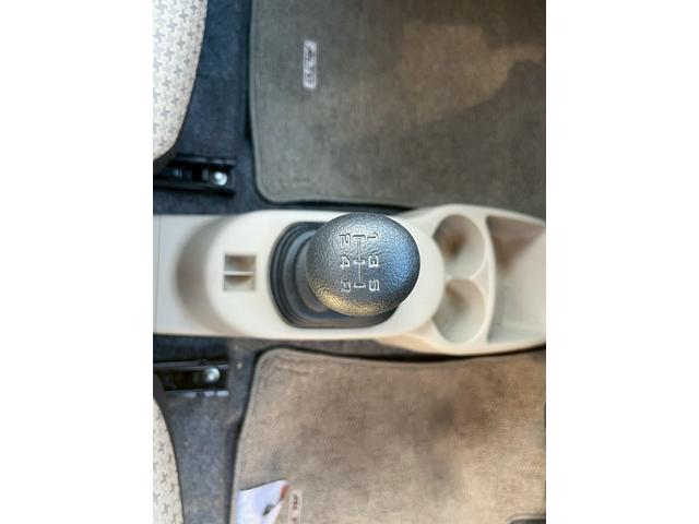 アルト F 5速MT キーレスエントリー パワーウィンドウ パワーステアリング 盗難防止システム 衝突安全ボディ 運転席・助手席エアバッグ(22枚目)