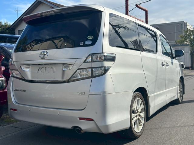 ヴェルファイア ３．５Ｚ　ワンオーナー車　クリアランスソナー　盗難防止システム　衝突安全ボディ　パワーステアリング　パワーウィンドウ　キーレスエントリー　スマートキー　運転席・助手席・サイドエアバッグ　フルフラット　３列シート（10枚目）