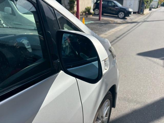 ヴェルファイア ３．５Ｚ　ワンオーナー車　クリアランスソナー　盗難防止システム　衝突安全ボディ　パワーステアリング　パワーウィンドウ　キーレスエントリー　スマートキー　運転席・助手席・サイドエアバッグ　フルフラット　３列シート（11枚目）