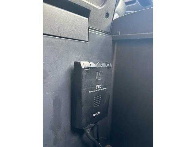 ヴェルファイア ３．５Ｚ　ワンオーナー車　クリアランスソナー　盗難防止システム　衝突安全ボディ　パワーステアリング　パワーウィンドウ　キーレスエントリー　スマートキー　運転席・助手席・サイドエアバッグ　フルフラット　３列シート（26枚目）