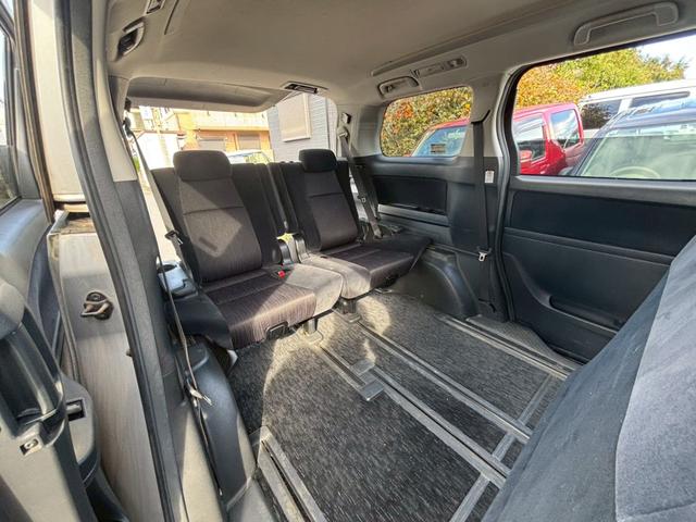 ヴェルファイア ３．５Ｚ　ワンオーナー車　クリアランスソナー　盗難防止システム　衝突安全ボディ　パワーステアリング　パワーウィンドウ　キーレスエントリー　スマートキー　運転席・助手席・サイドエアバッグ　フルフラット　３列シート（35枚目）