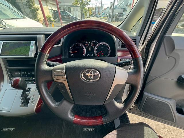 ヴェルファイア ３．５Ｚ　ワンオーナー車　クリアランスソナー　盗難防止システム　衝突安全ボディ　パワーステアリング　パワーウィンドウ　キーレスエントリー　スマートキー　運転席・助手席・サイドエアバッグ　フルフラット　３列シート（39枚目）