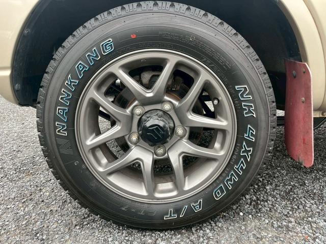 ジムニー ワイルドウインド 5速MT 16インチAW シートヒーター 寒冷地仕様 ルーフレール パワステ パワーウィンドウ 運転席・助手席エアバッグ エアコン クーラー フロントフォグランプ(21枚目)