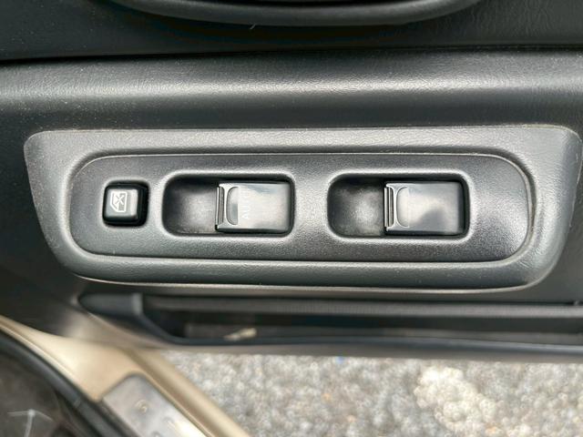 ジムニー ワイルドウインド 5速MT 16インチAW シートヒーター 寒冷地仕様 ルーフレール パワステ パワーウィンドウ 運転席・助手席エアバッグ エアコン クーラー フロントフォグランプ(29枚目)