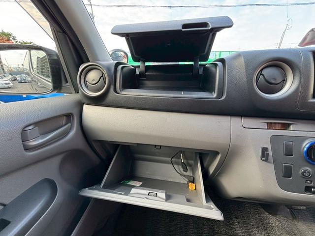 NV350キャラバンバン ロングDX 平床 スライドドア パワーウィンドウ キーレス 運転席エアバッグ バックモニター TV(26枚目)