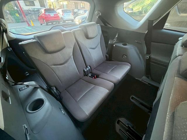 プリウスアルファ Gツーリングセレクション ガラスルーフ スマートキー キーレス 横滑り防止 盗難防止装置 パワーウィンドウ パワーステアリング フロントフォグランプ 3列シート アルミホイール(20枚目)