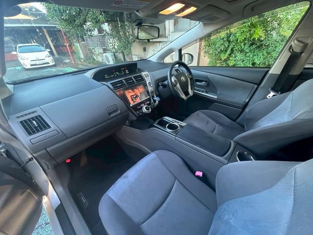 プリウスアルファ Gツーリングセレクション ガラスルーフ スマートキー キーレス 横滑り防止 盗難防止装置 パワーウィンドウ パワーステアリング フロントフォグランプ 3列シート アルミホイール(21枚目)