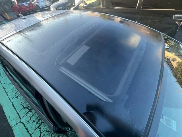 プリウスアルファ Gツーリングセレクション ガラスルーフ スマートキー キーレス 横滑り防止 盗難防止装置 パワーウィンドウ パワーステアリング フロントフォグランプ 3列シート アルミホイール(23枚目)