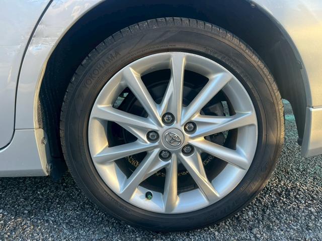 プリウスアルファ Gツーリングセレクション ガラスルーフ スマートキー キーレス 横滑り防止 盗難防止装置 パワーウィンドウ パワーステアリング フロントフォグランプ 3列シート アルミホイール(25枚目)