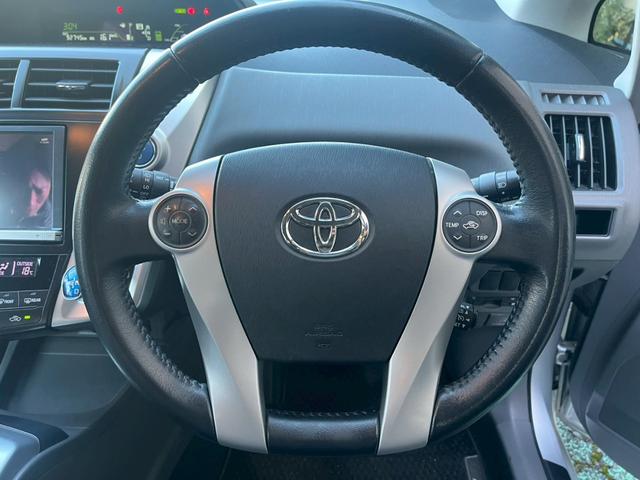 プリウスアルファ Gツーリングセレクション ガラスルーフ スマートキー キーレス 横滑り防止 盗難防止装置 パワーウィンドウ パワーステアリング フロントフォグランプ 3列シート アルミホイール(28枚目)