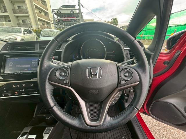 フィットハイブリッド Hondaディーラー記録簿 平成30年から令和7年 ETC クルーズコントロール 地デジ Bluetooth CD DVD AM/FM ディーラーオプションナビ バックモニター ドライブレコーダー前後(18枚目)