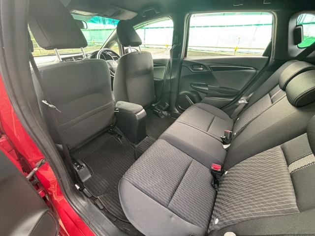 フィットハイブリッド Hondaディーラー記録簿 平成30年から令和7年 ETC クルーズコントロール 地デジ Bluetooth CD DVD AM/FM ディーラーオプションナビ バックモニター ドライブレコーダー前後(25枚目)