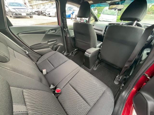 フィットハイブリッド Hondaディーラー記録簿 平成30年から令和7年 ETC クルーズコントロール 地デジ Bluetooth CD DVD AM/FM ディーラーオプションナビ バックモニター ドライブレコーダー前後(27枚目)