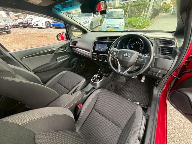 フィットハイブリッド Hondaディーラー記録簿 平成30年から令和7年 ETC クルーズコントロール 地デジ Bluetooth CD DVD AM/FM ディーラーオプションナビ バックモニター ドライブレコーダー前後(30枚目)