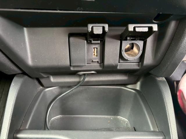 フィットハイブリッド Hondaディーラー記録簿 平成30年から令和7年 ETC クルーズコントロール 地デジ Bluetooth CD DVD AM/FM ディーラーオプションナビ バックモニター ドライブレコーダー前後(32枚目)