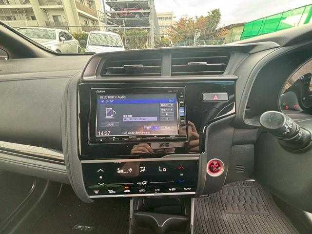フィットハイブリッド Hondaディーラー記録簿 平成30年から令和7年 ETC クルーズコントロール 地デジ Bluetooth CD DVD AM/FM ディーラーオプションナビ バックモニター ドライブレコーダー前後(34枚目)