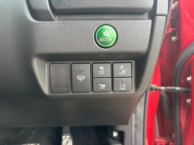 フィットハイブリッド Hondaディーラー記録簿 平成30年から令和7年 ETC クルーズコントロール 地デジ Bluetooth CD DVD AM/FM ディーラーオプションナビ バックモニター ドライブレコーダー前後(40枚目)