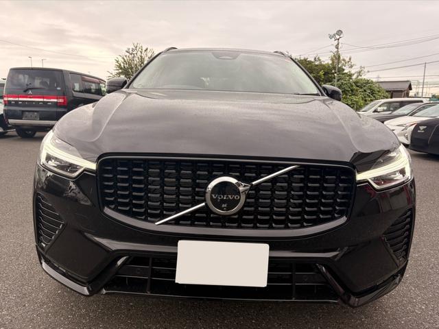 XC60 ウルトラB5AWDダークエディッション ワンオーナー 全国300台限定の特別仕様車 純正ナビ 全周囲カメラ レーダークルーズコントロール シートエアコンハンドルヒーターパワーバックドアハーマンカードン(5枚目)