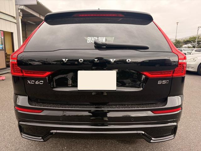 XC60 ウルトラB5AWDダークエディッション ワンオーナー 全国300台限定の特別仕様車 純正ナビ 全周囲カメラ レーダークルーズコントロール シートエアコンハンドルヒーターパワーバックドアハーマンカードン(6枚目)
